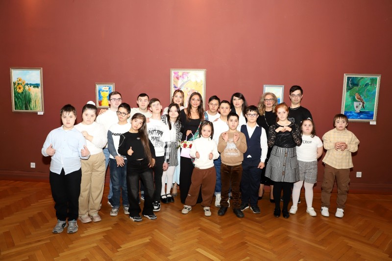 “Sevgi palitrası” – Beynəlxalq Əlillər Günü münasibətilə sərgi açılıb - FOTOLAR